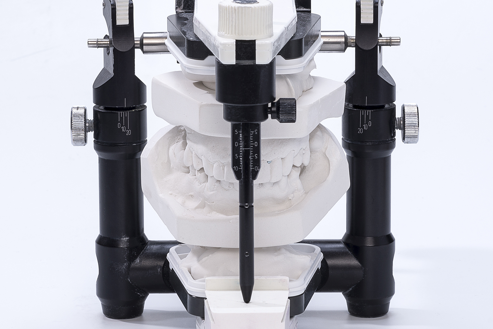 Afbeelding Articulator voor Gips van Dental Technics in Nijmegen